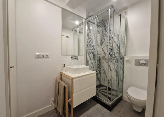 Flat Ac Balcony And View Daire