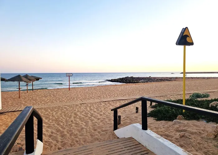 Flat Ac Balcony And View *