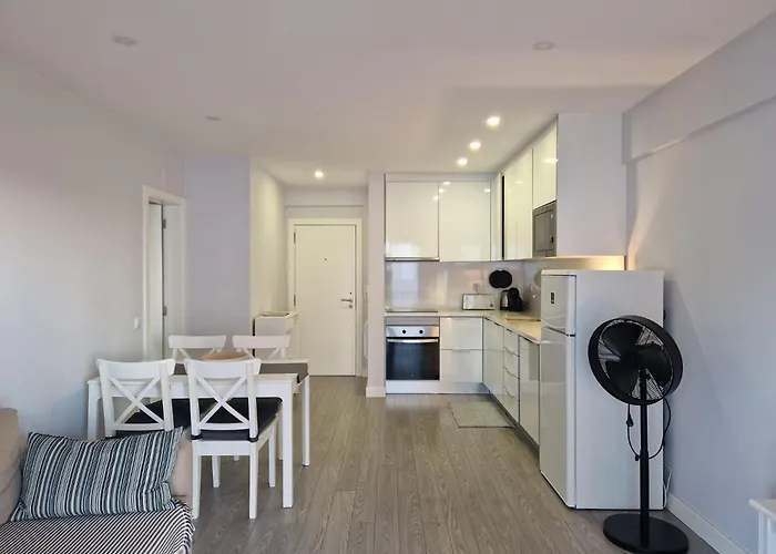 Daire Flat Ac Balcony And View *