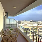 Flat Ac Balcony And View דירה קווארטיירה